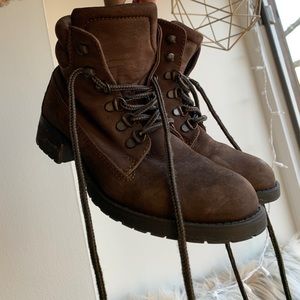 Chocolate brown Steve Madden boots